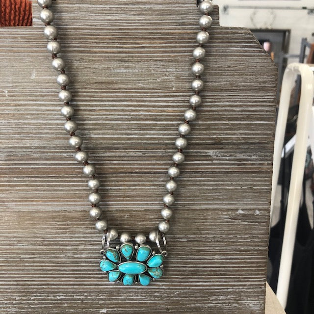 Dallas Flower Navajo Pearls Necklace